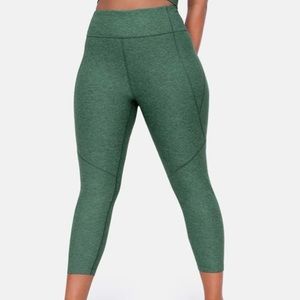 NWT Outdoor Voices 3/4 WarmUp Leggings